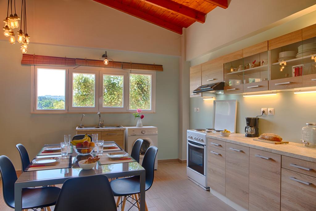 Listing photograph 7 of 11 of the house in Pelekas, published by Roula Rouva Real Estate.