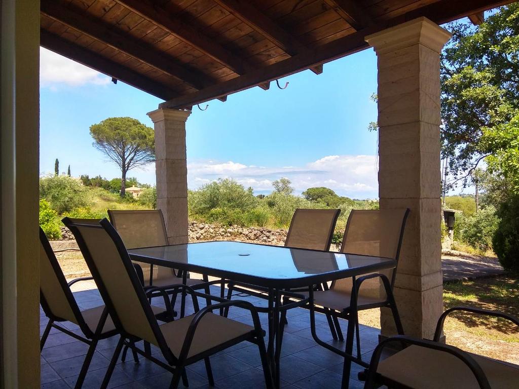 Listing photograph 9 of 11 of the house in Pelekas, published by Roula Rouva Real Estate.