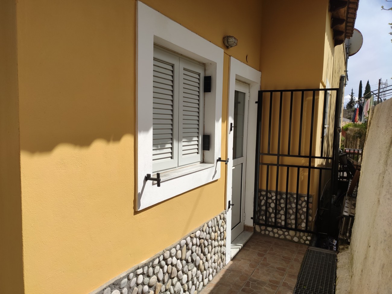 Listing photograph 19 of 19 of the house in Potamos, published by Roula Rouva Real Estate.