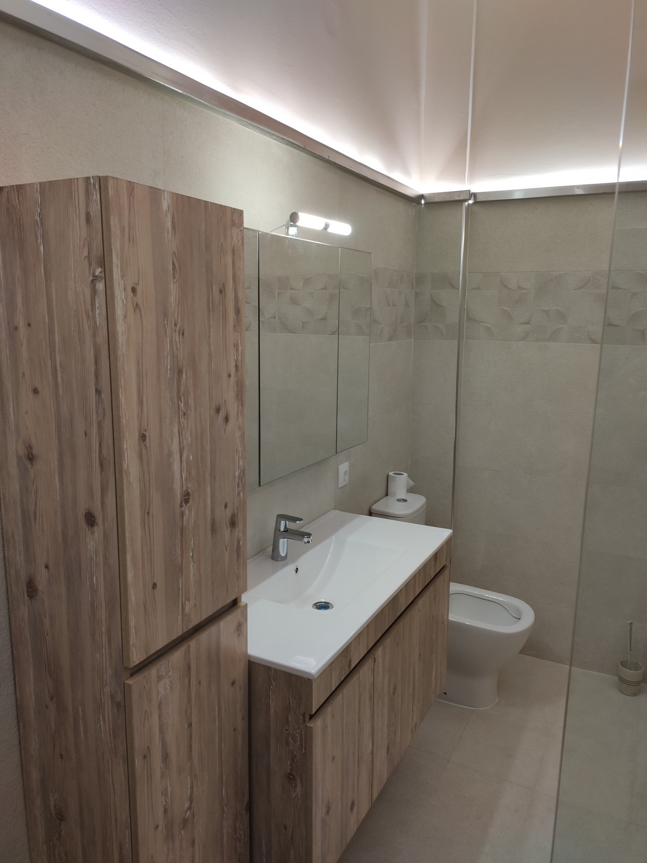 Listing photograph 12 of 19 of the house in Potamos, published by Roula Rouva Real Estate.