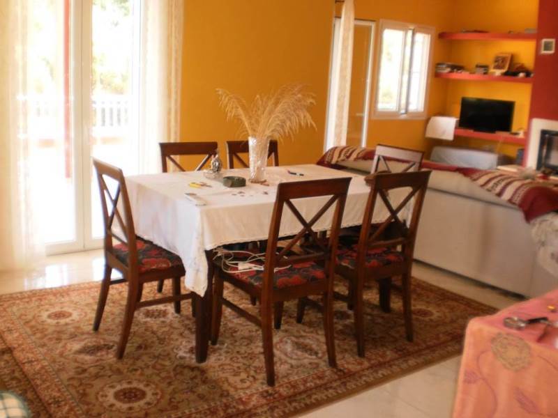 Listing photograph 8 of 11 of the house in Kynopiastes, published by Roula Rouva Real Estate.
