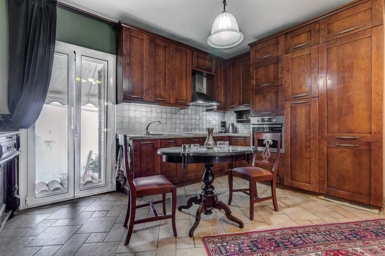 Listing photograph 9 of 14 of the apartment in Corfu Town, published by Roula Rouva Real Estate.