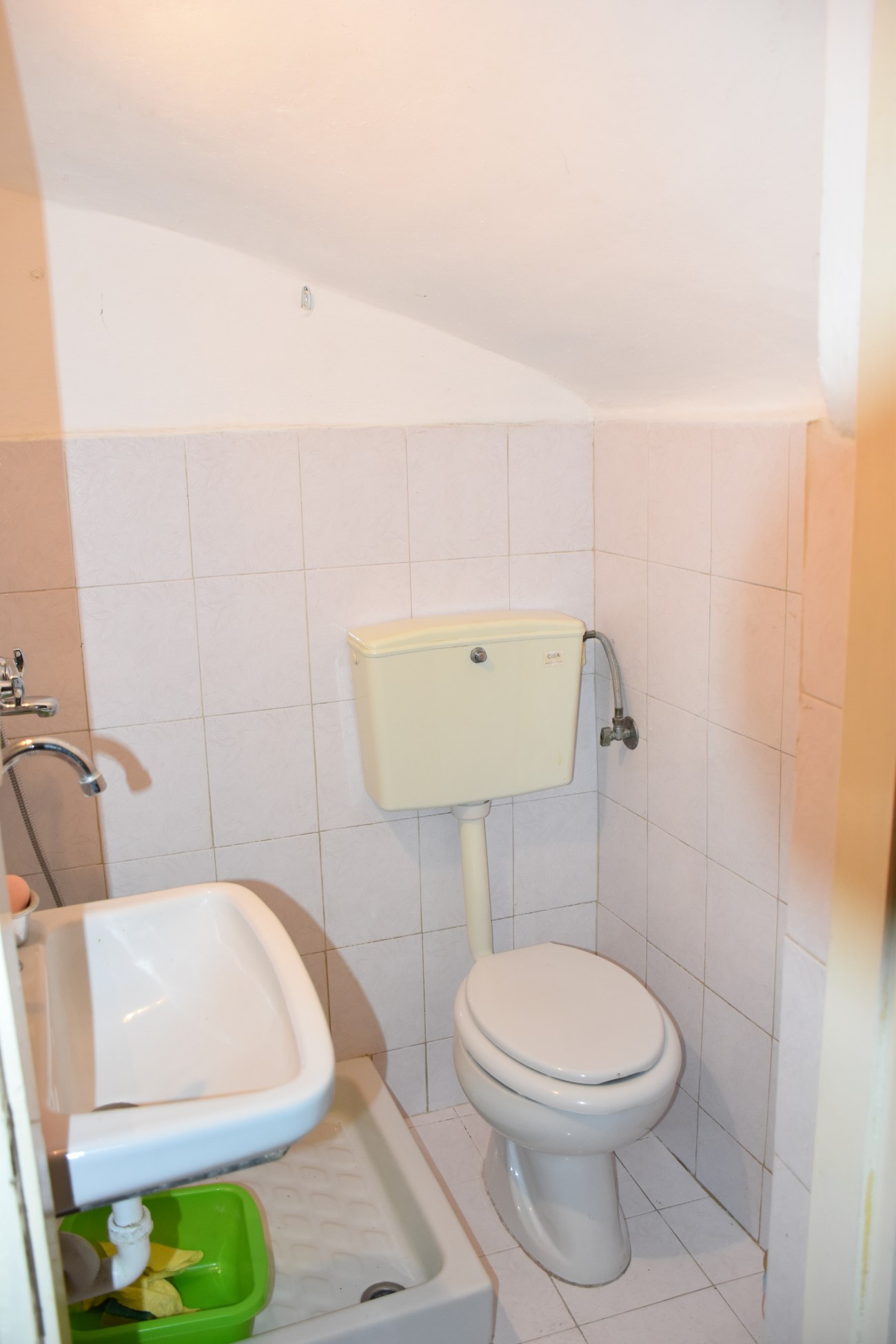 Listing photograph 12 of 12 of the house in Sinarades, published by Roula Rouva Real Estate.