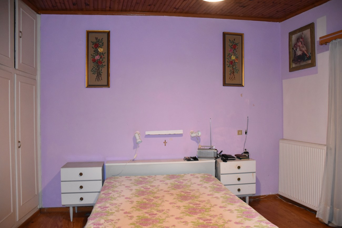 Listing photograph 4 of 12 of the house in Sinarades, published by Roula Rouva Real Estate.