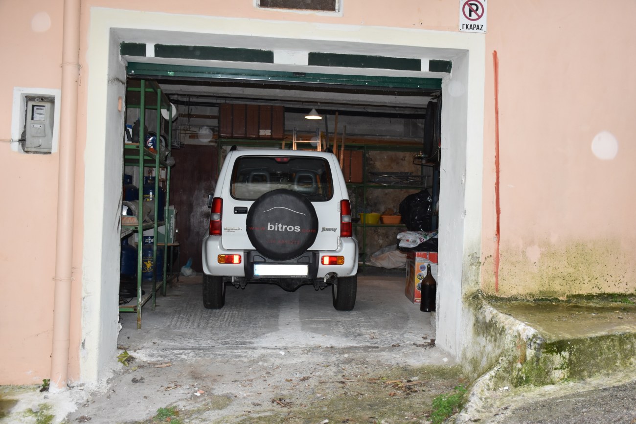 Listing photograph 10 of 12 of the house in Sinarades, published by Roula Rouva Real Estate.