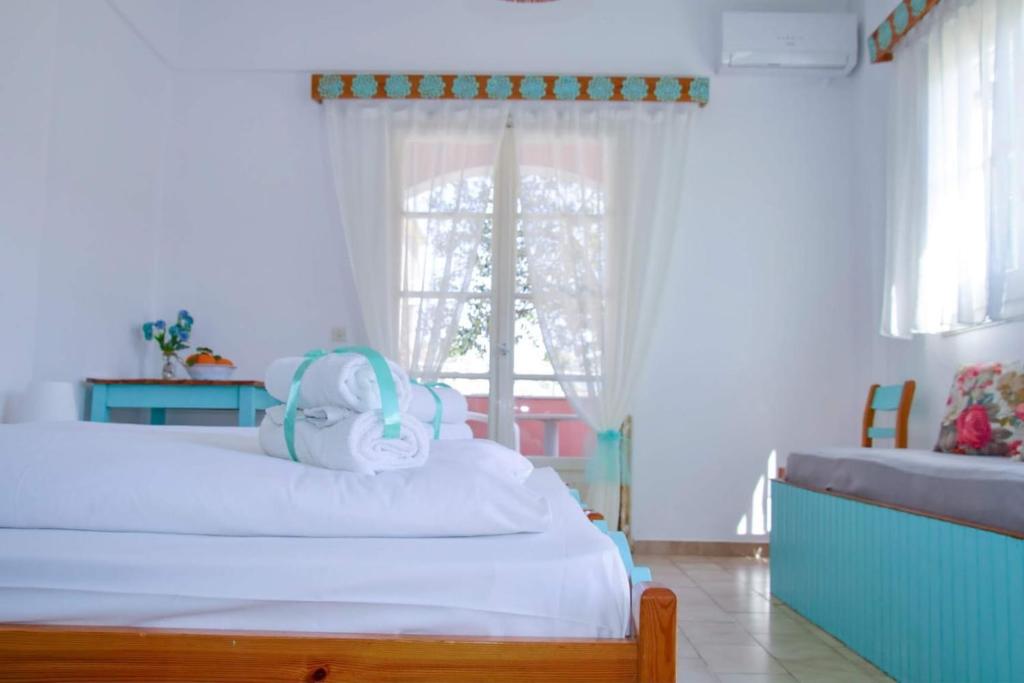 Listing photograph 6 of 10 of the commercial in Acharavi, published by Roula Rouva Real Estate.