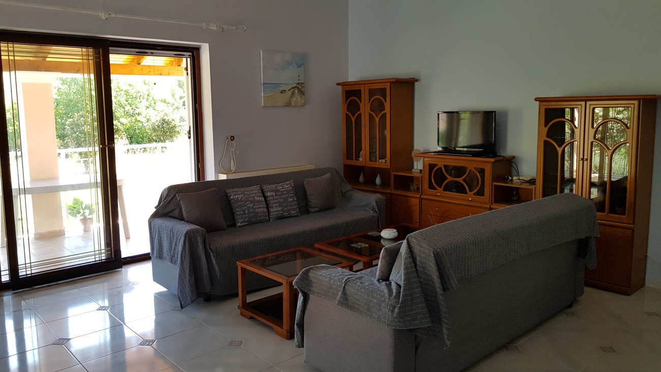 Listing photograph 12 of 12 of the house in Alykes Potamou, published by Roula Rouva Real Estate.