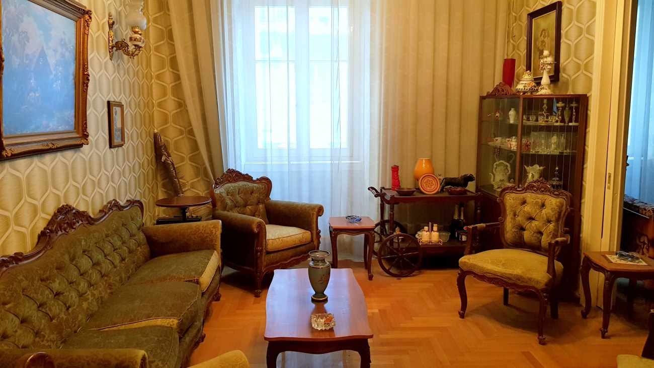 Listing photograph 9 of 12 of the apartment in Corfu Town, published by Roula Rouva Real Estate.