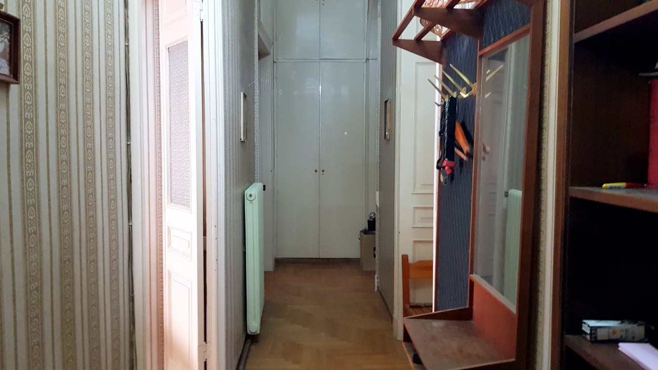 Listing photograph 2 of 12 of the apartment in Corfu Town, published by Roula Rouva Real Estate.