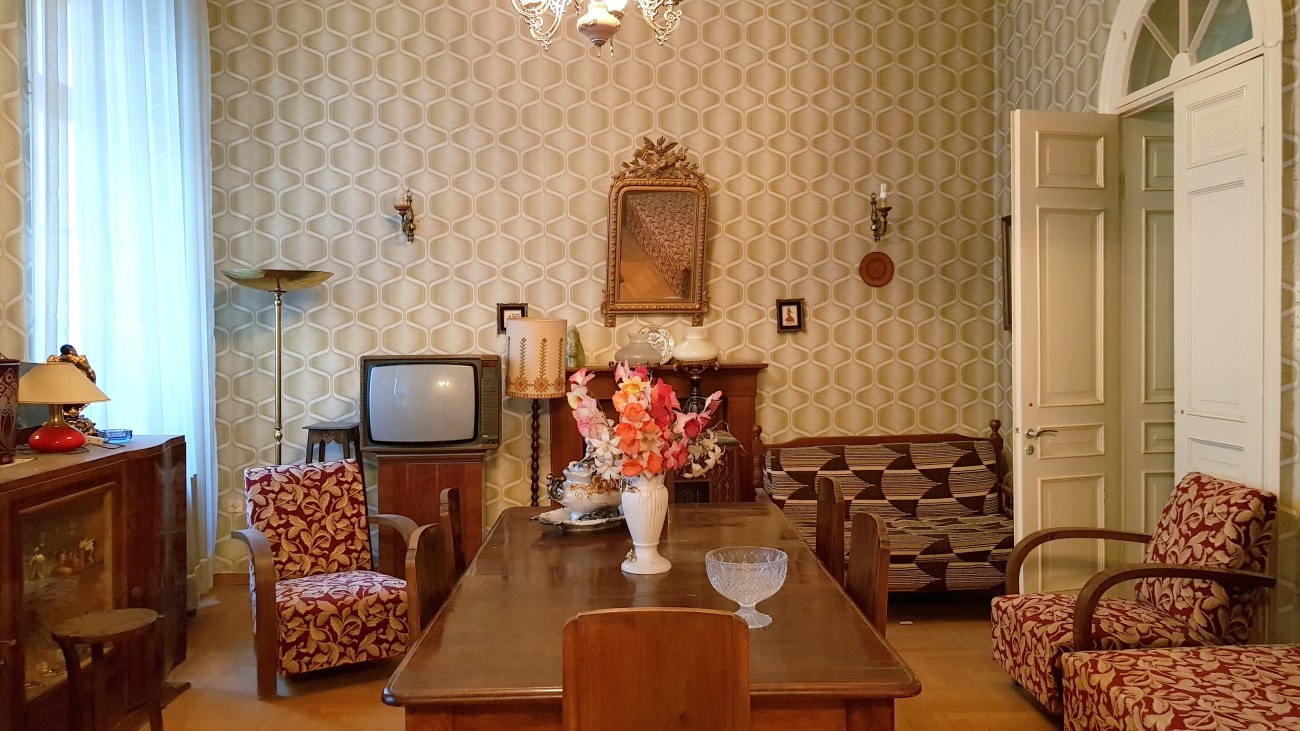 Listing photograph 8 of 12 of the apartment in Corfu Town, published by Roula Rouva Real Estate.