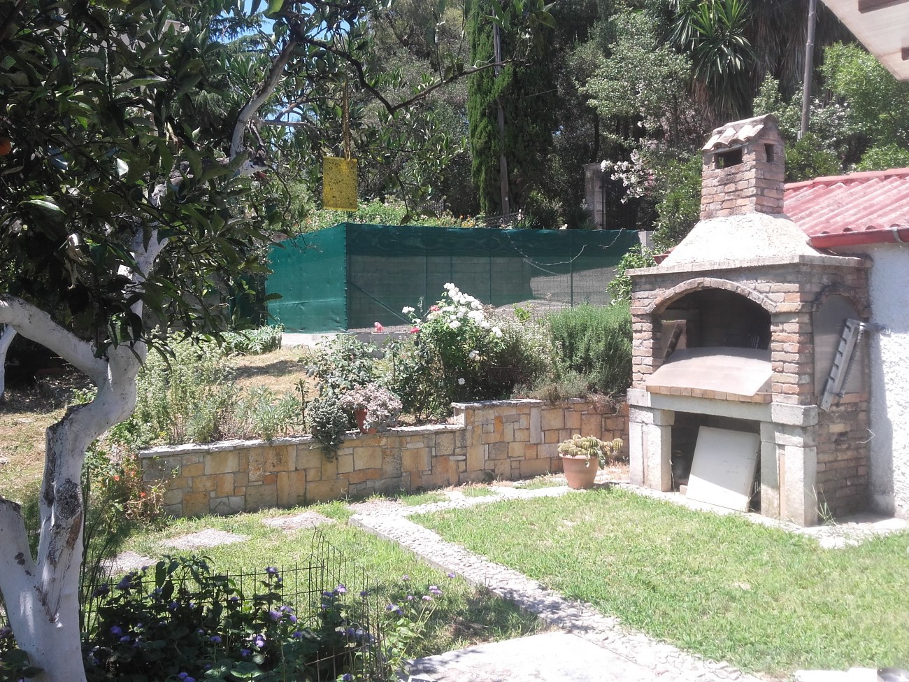 Listing photograph 8 of 11 of the house in Alykes Potamou, published by Roula Rouva Real Estate.
