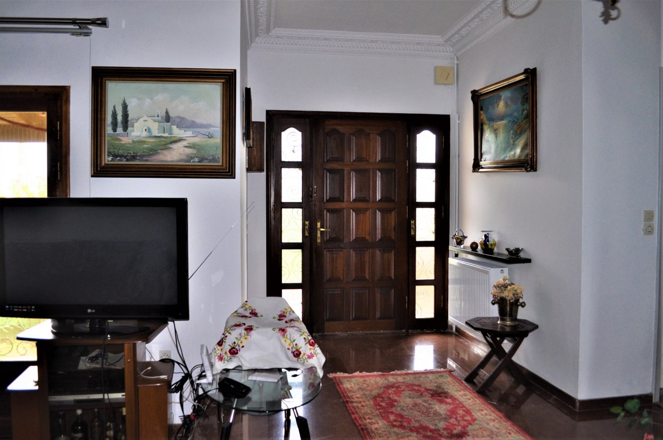 Listing photograph 3 of 11 of the house in Alykes Potamou, published by Roula Rouva Real Estate.