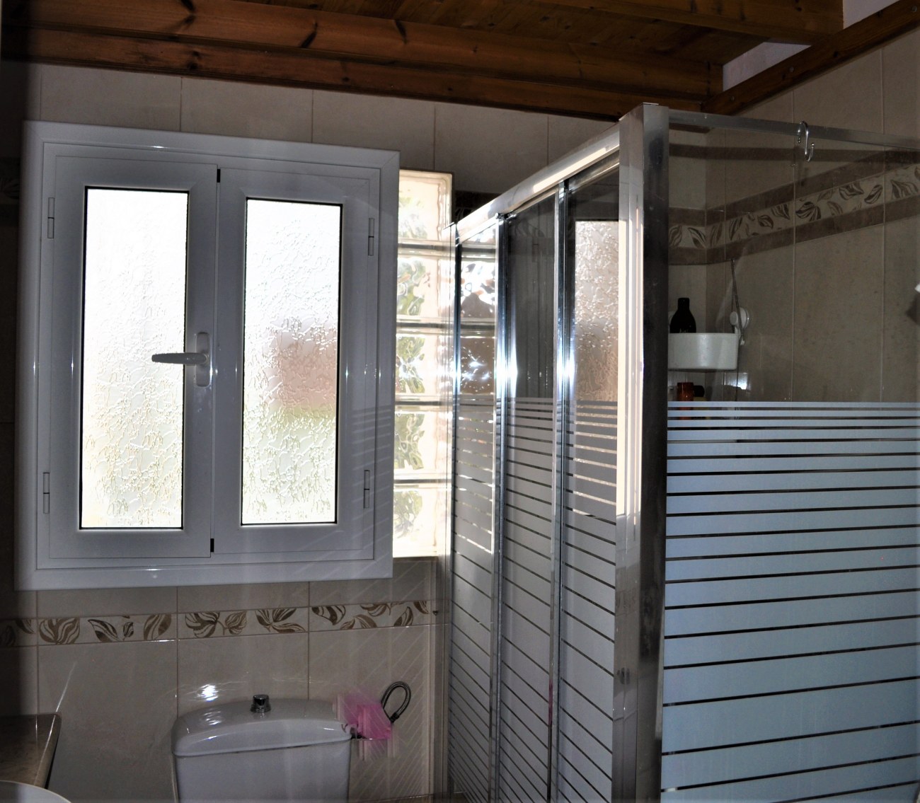 Listing photograph 4 of 11 of the house in Alykes Potamou, published by Roula Rouva Real Estate.