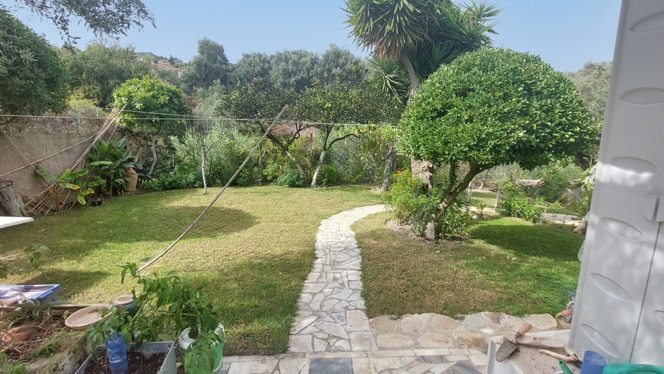 Listing photograph 9 of 11 of the house in Boukaris, published by Roula Rouva Real Estate.