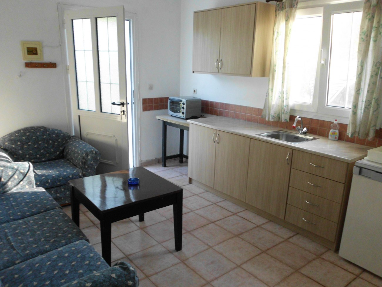 Listing photograph 11 of 13 of the house in Alykes Potamou, published by Roula Rouva Real Estate.