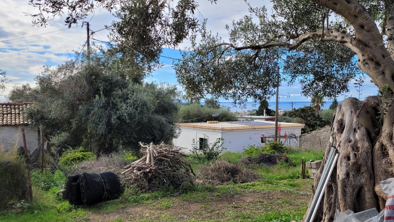 Listing photograph 10 of 12 of the house in Argirades, published by Roula Rouva Real Estate.