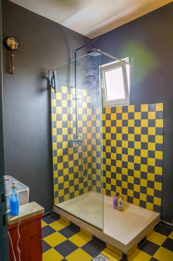 Listing photograph 14 of 25 of the commercial in Alykes Potamou, published by Roula Rouva Real Estate.