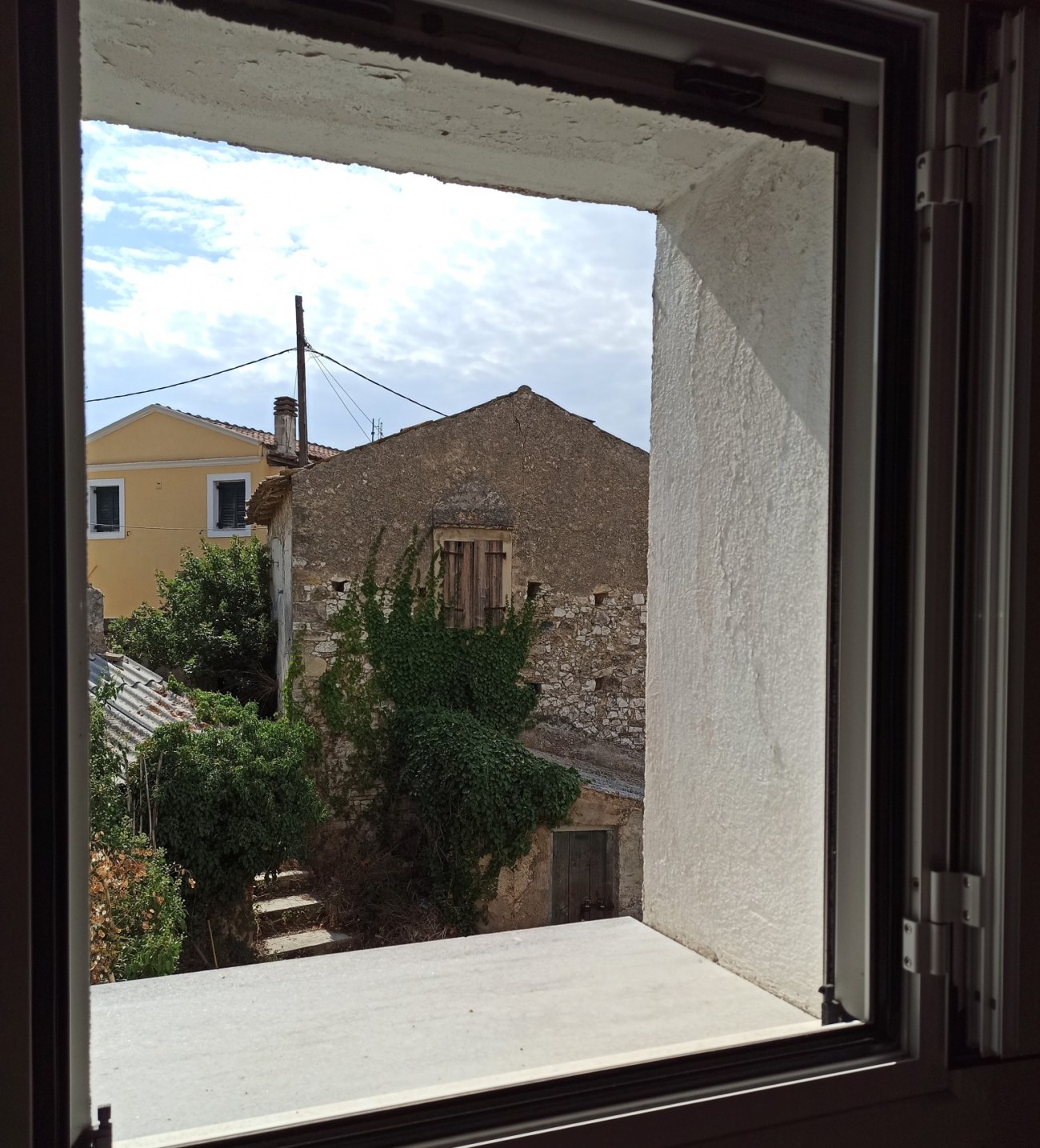 Listing photograph 7 of 13 of the house in Giannades, published by Roula Rouva Real Estate.