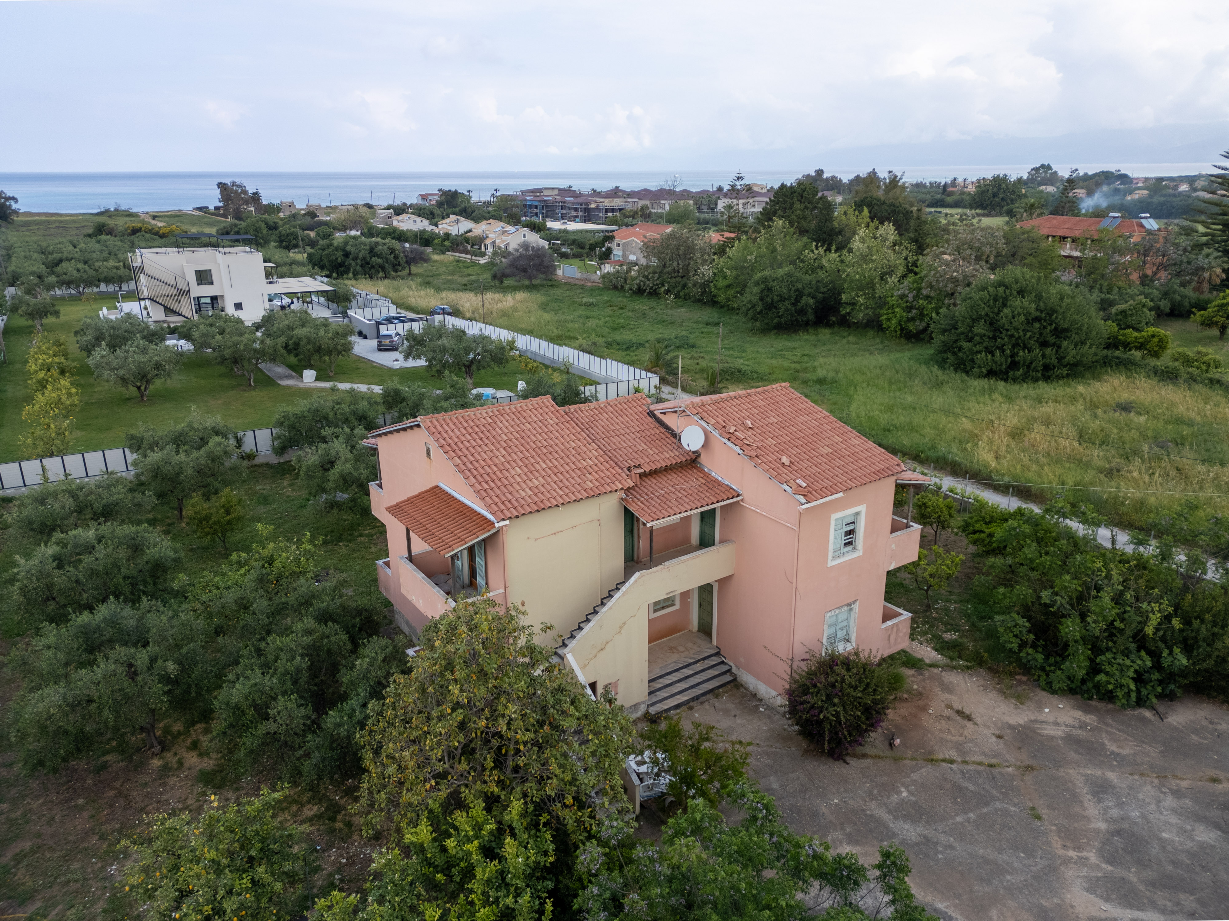 Listing photograph 10 of 10 of the house in Portes, published by Roula Rouva Real Estate.