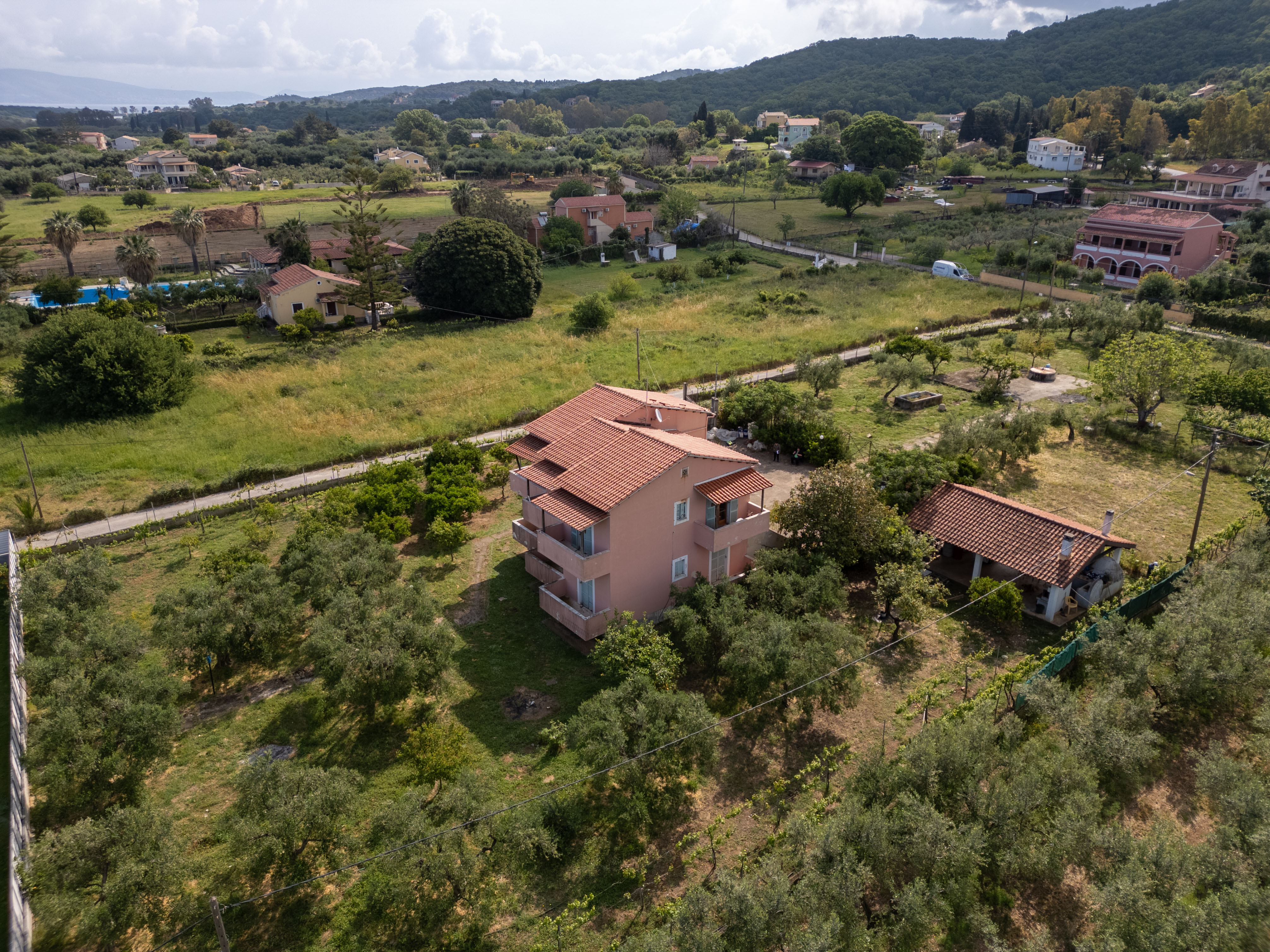 Listing photograph 7 of 10 of the house in Portes, published by Roula Rouva Real Estate.