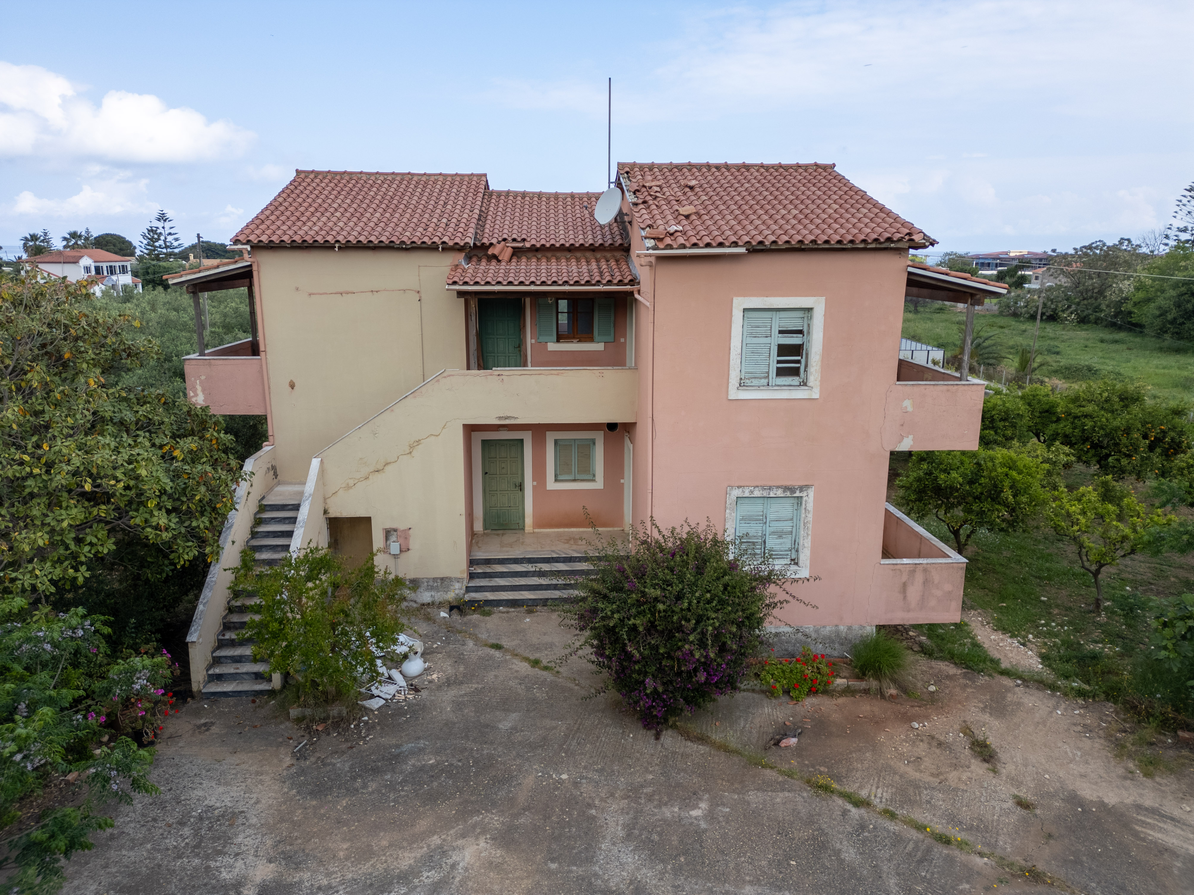 Listing photograph 8 of 10 of the house in Portes, published by Roula Rouva Real Estate.
