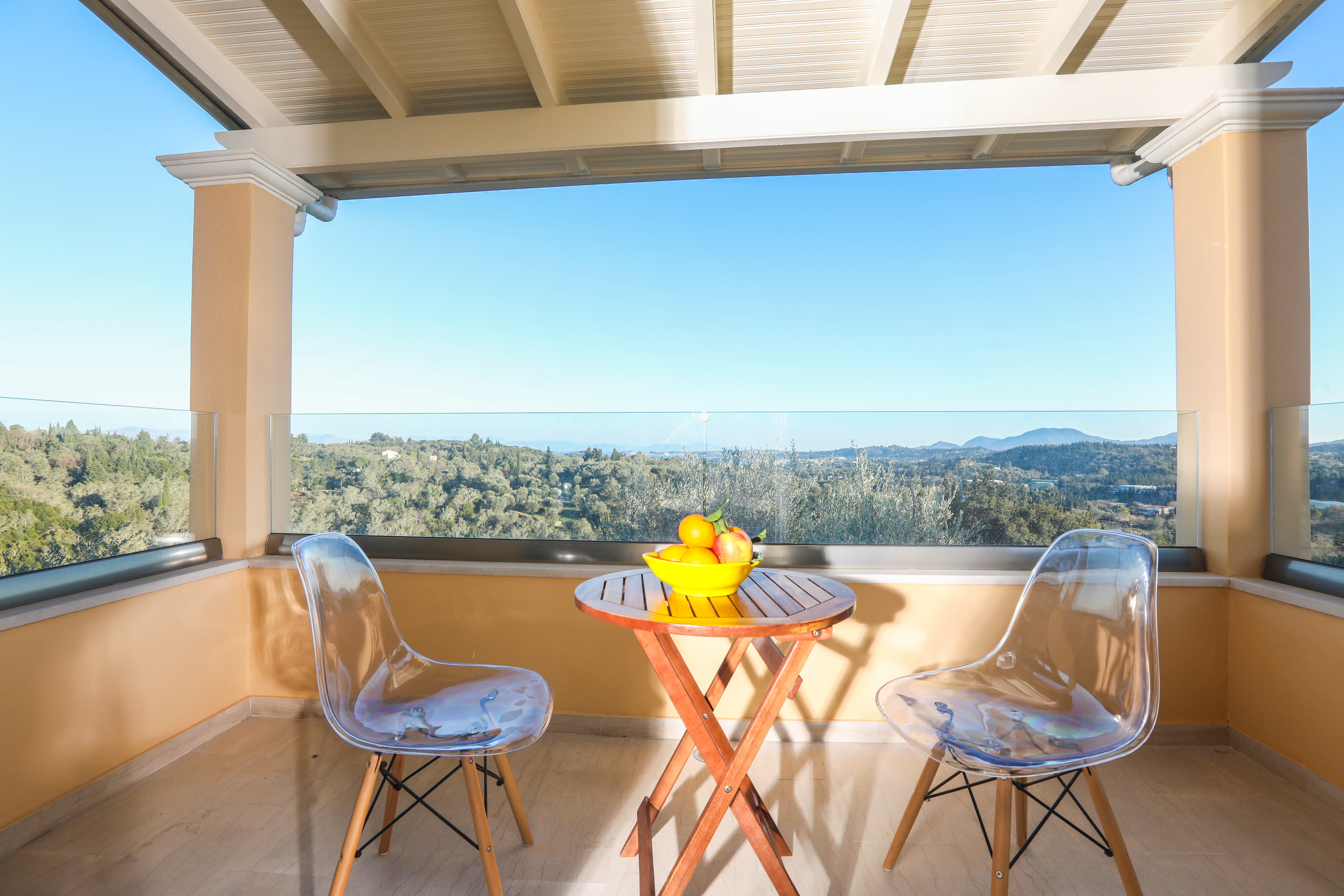 Listing photograph 11 of 13 of the house in Kato Korakiana, published by Roula Rouva Real Estate.