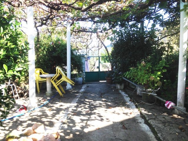 Listing photograph 5 of 7 of the house in Mantouki, published by Roula Rouva Real Estate.