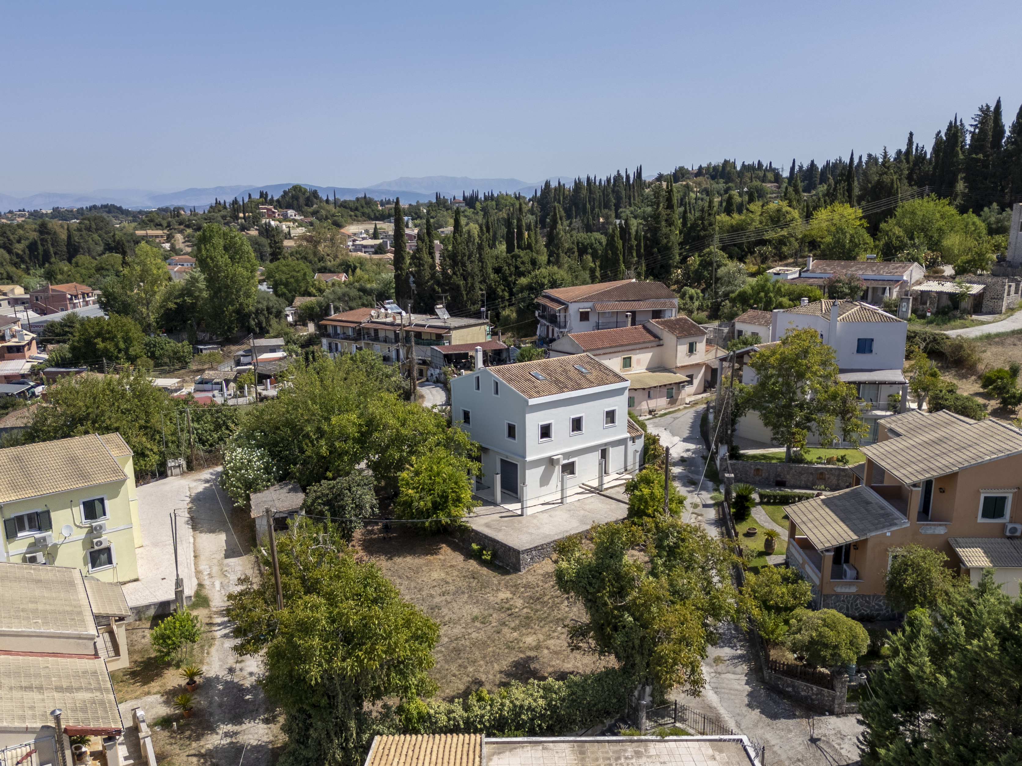 Listing photograph 14 of 14 of the house in Agia Eleni, published by Roula Rouva Real Estate.