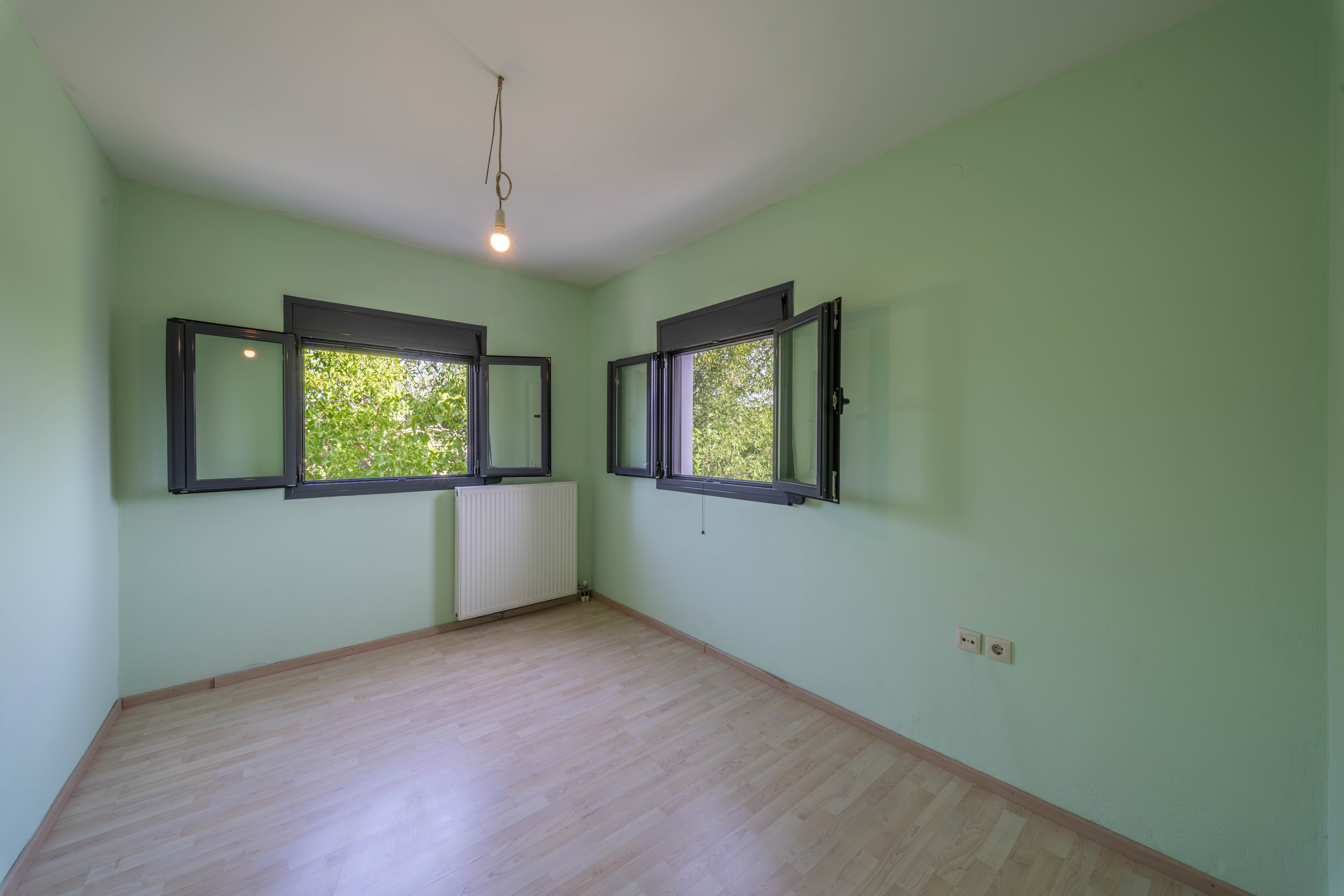 Listing photograph 9 of 14 of the house in Agia Eleni, published by Roula Rouva Real Estate.