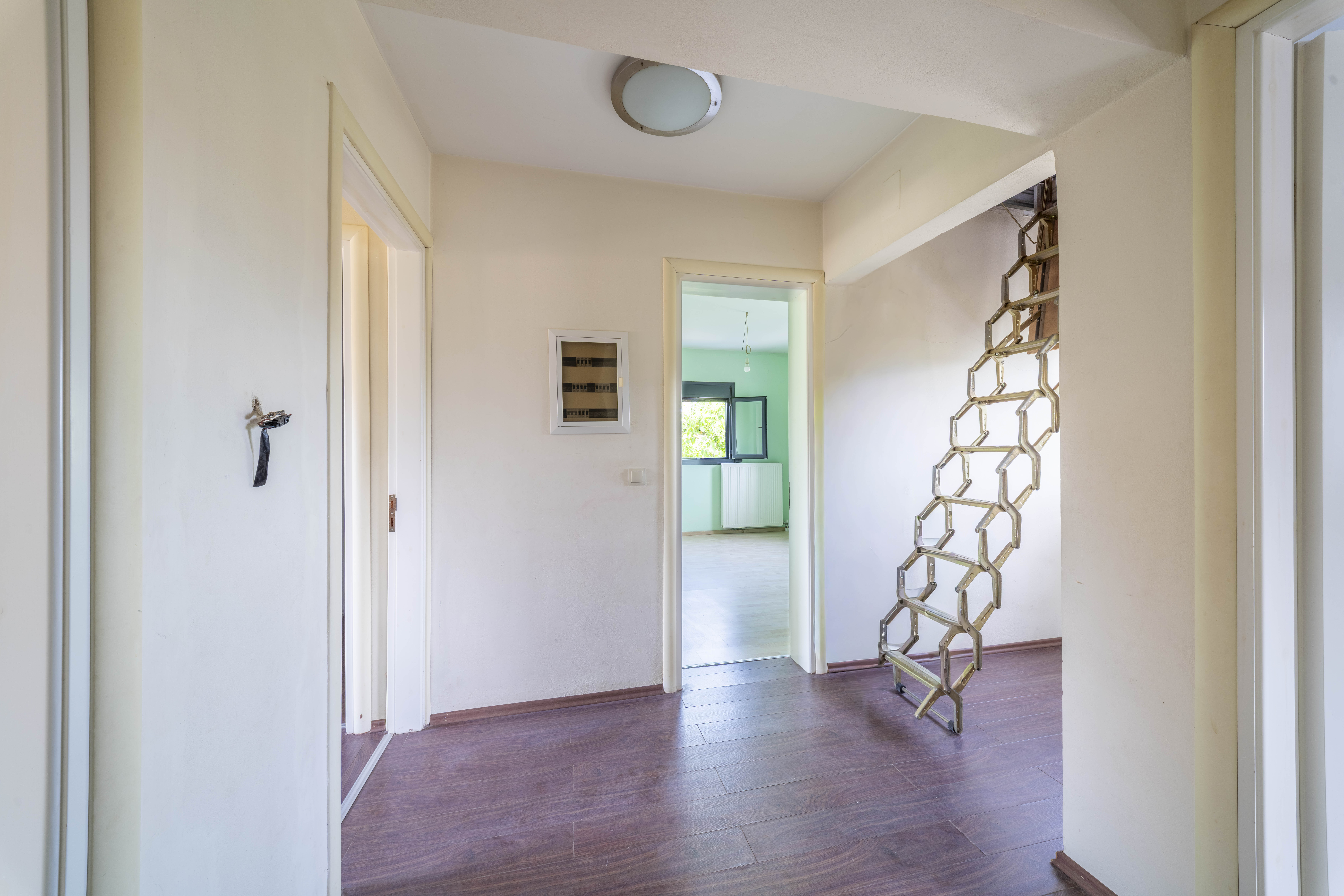 Listing photograph 6 of 14 of the house in Agia Eleni, published by Roula Rouva Real Estate.