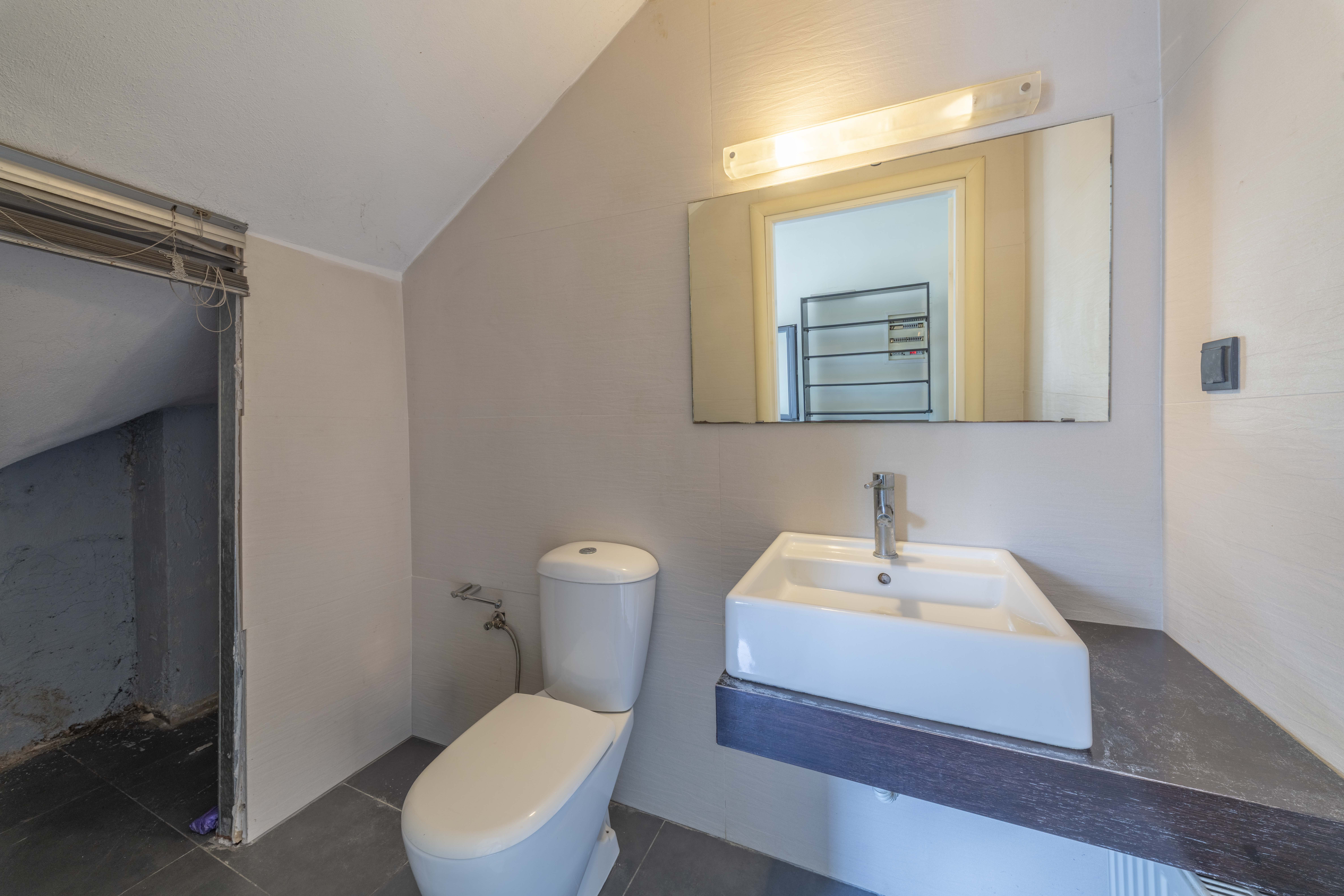 Listing photograph 11 of 14 of the house in Agia Eleni, published by Roula Rouva Real Estate.