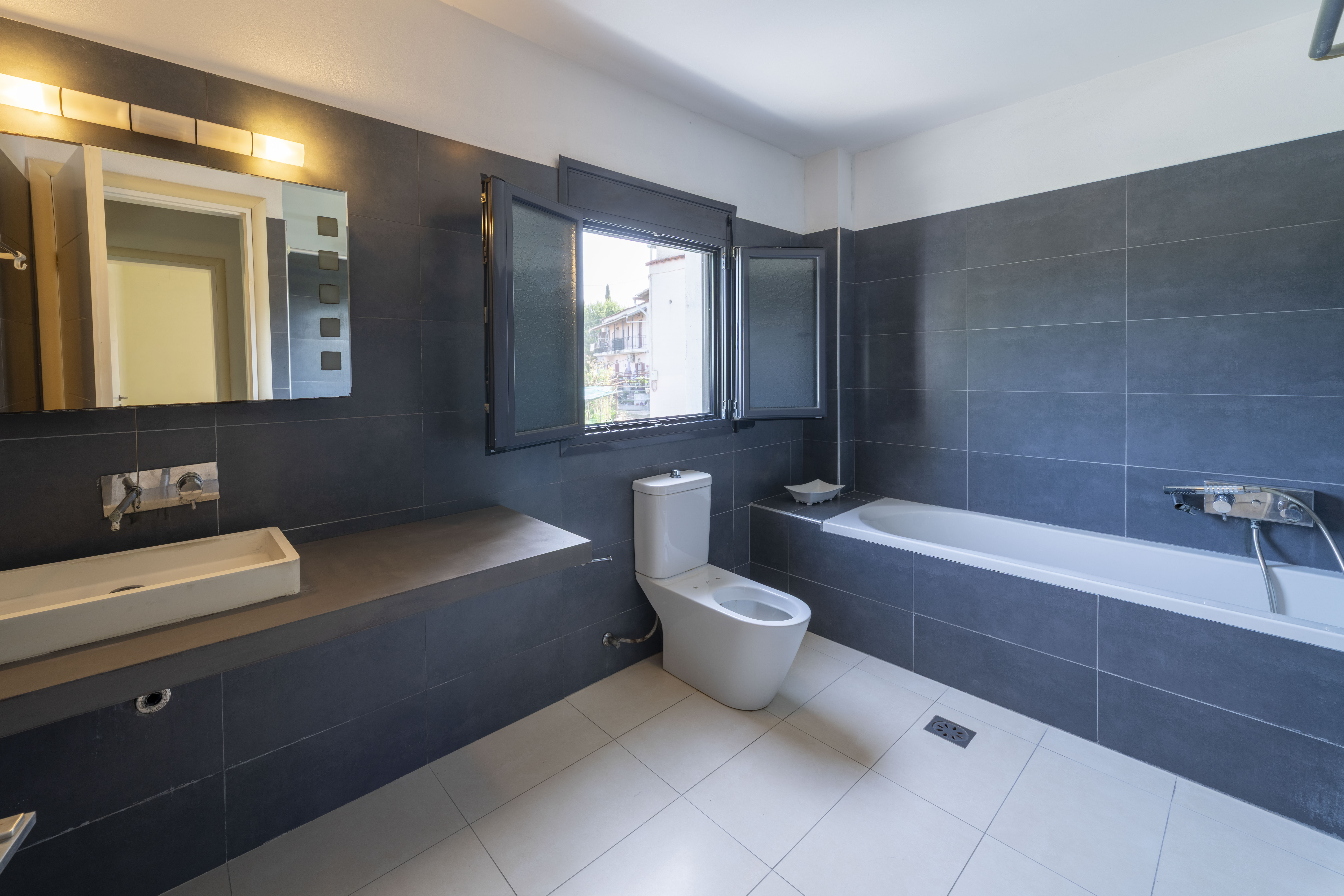 Listing photograph 10 of 14 of the house in Agia Eleni, published by Roula Rouva Real Estate.
