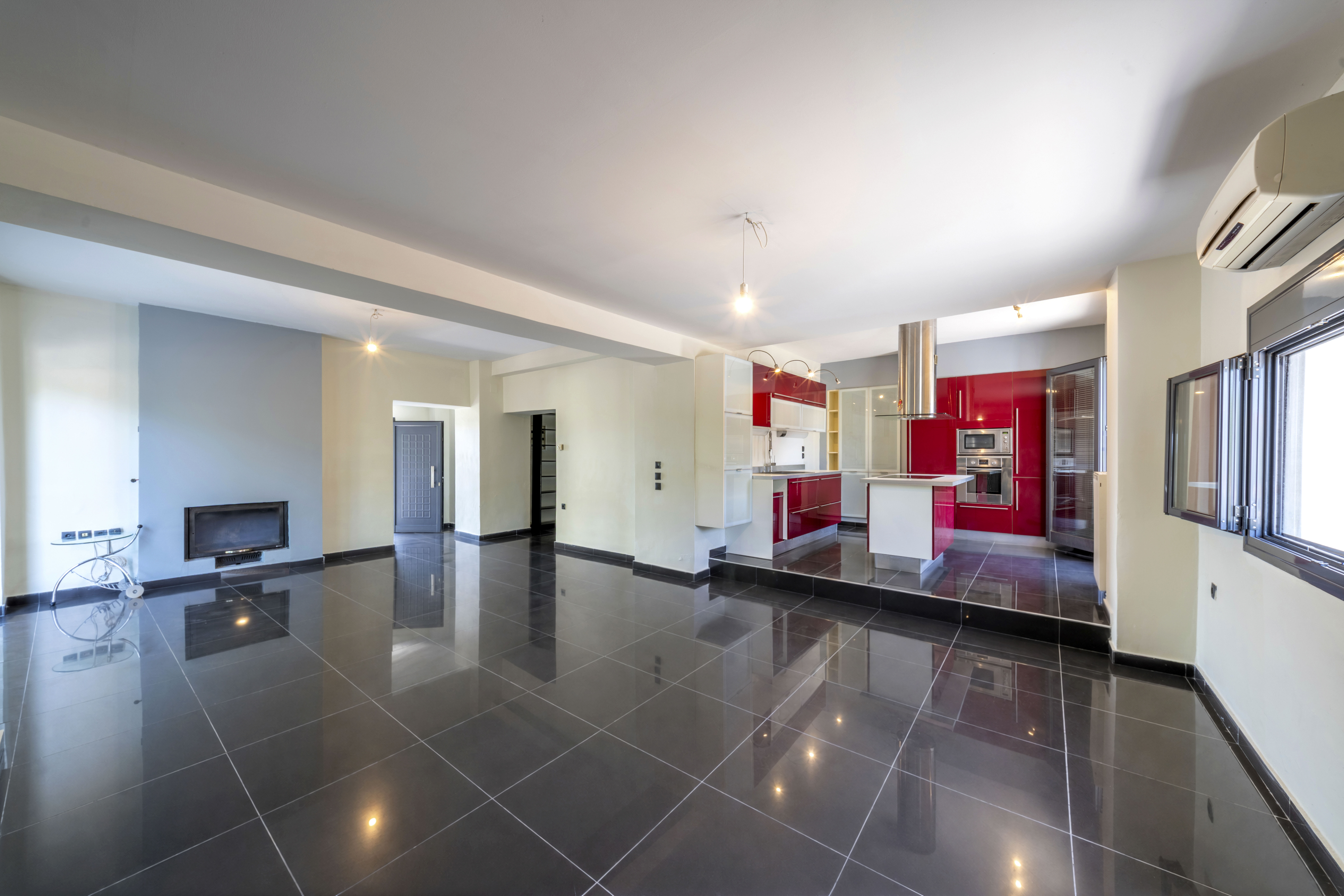 Listing photograph 2 of 14 of the house in Agia Eleni, published by Roula Rouva Real Estate.