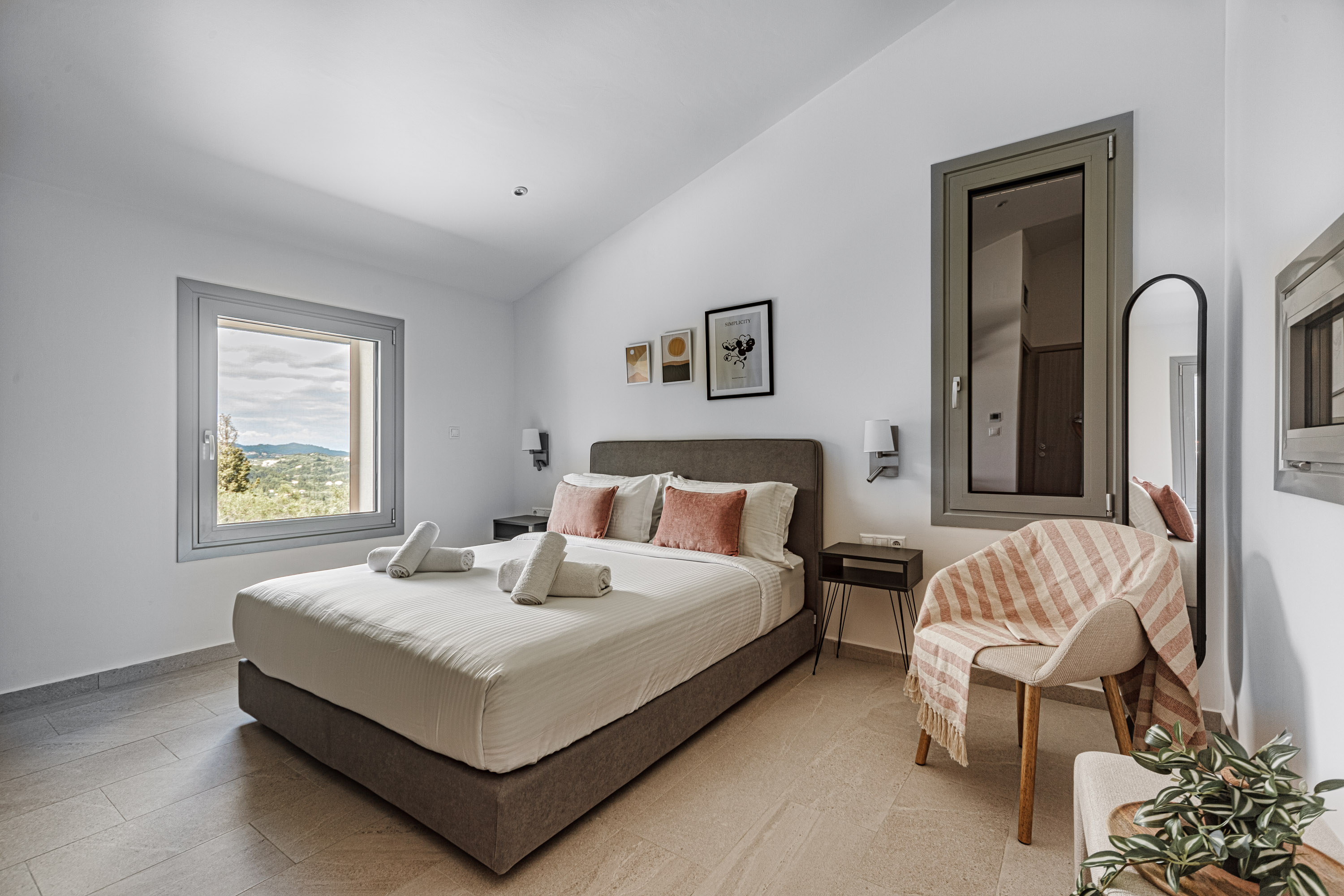 Listing photograph 7 of 10 of the house in Gastouri, published by Roula Rouva Real Estate.