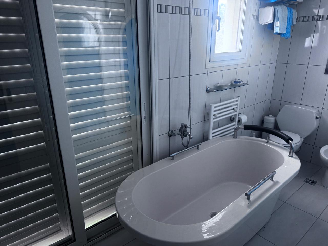 Listing photograph 8 of 12 of the house in Afionas, published by Roula Rouva Real Estate.