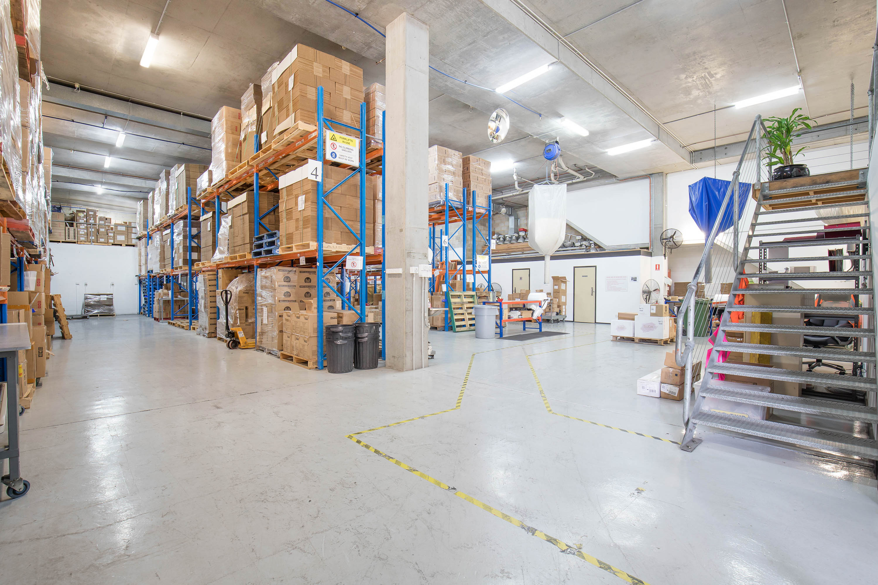 817m²* Warehouse Kirrawee Boutique Complex Commercial Property