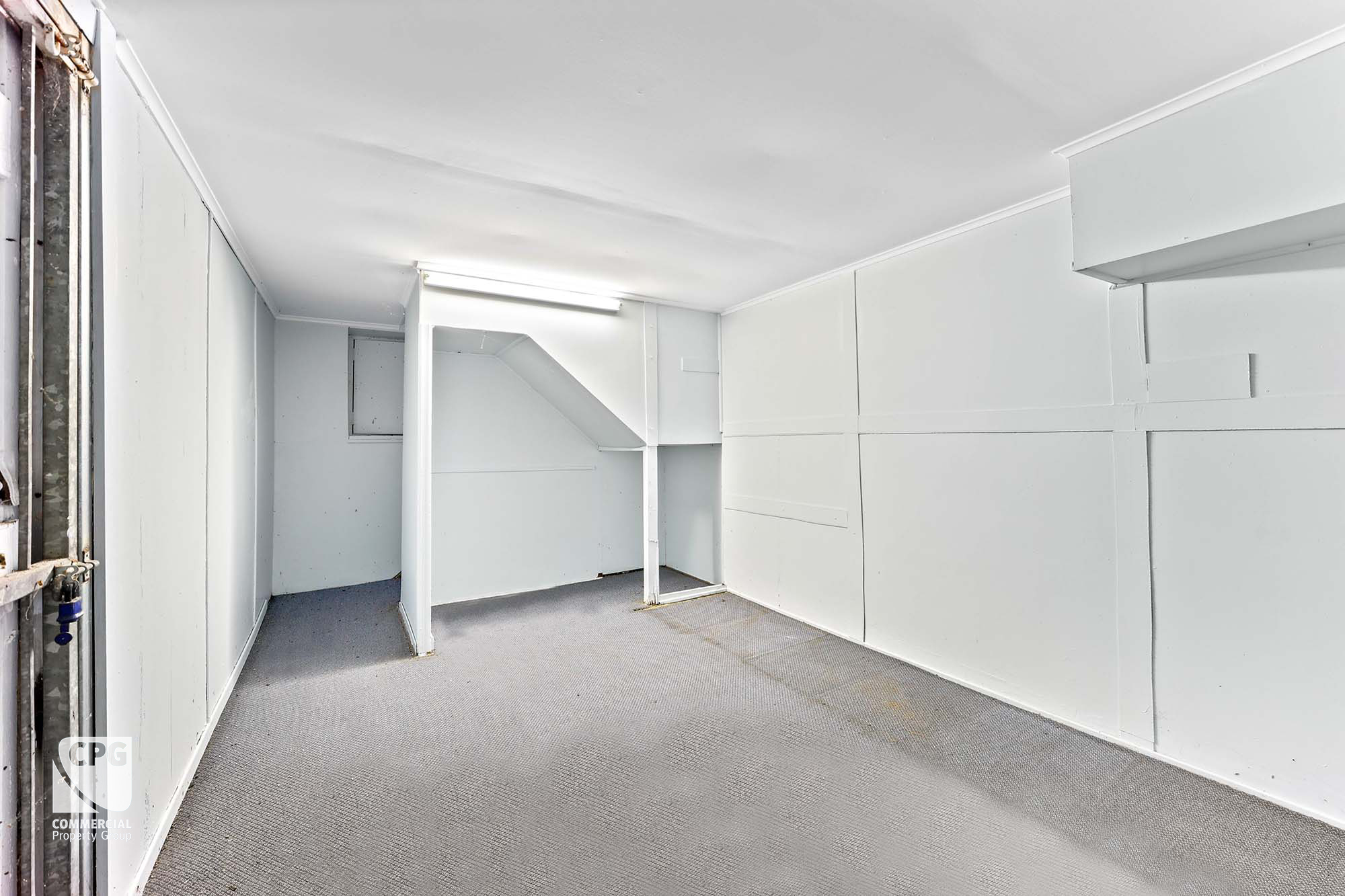 Freehold Retail Shop 100m from Rockdale Station Ready to Occupy