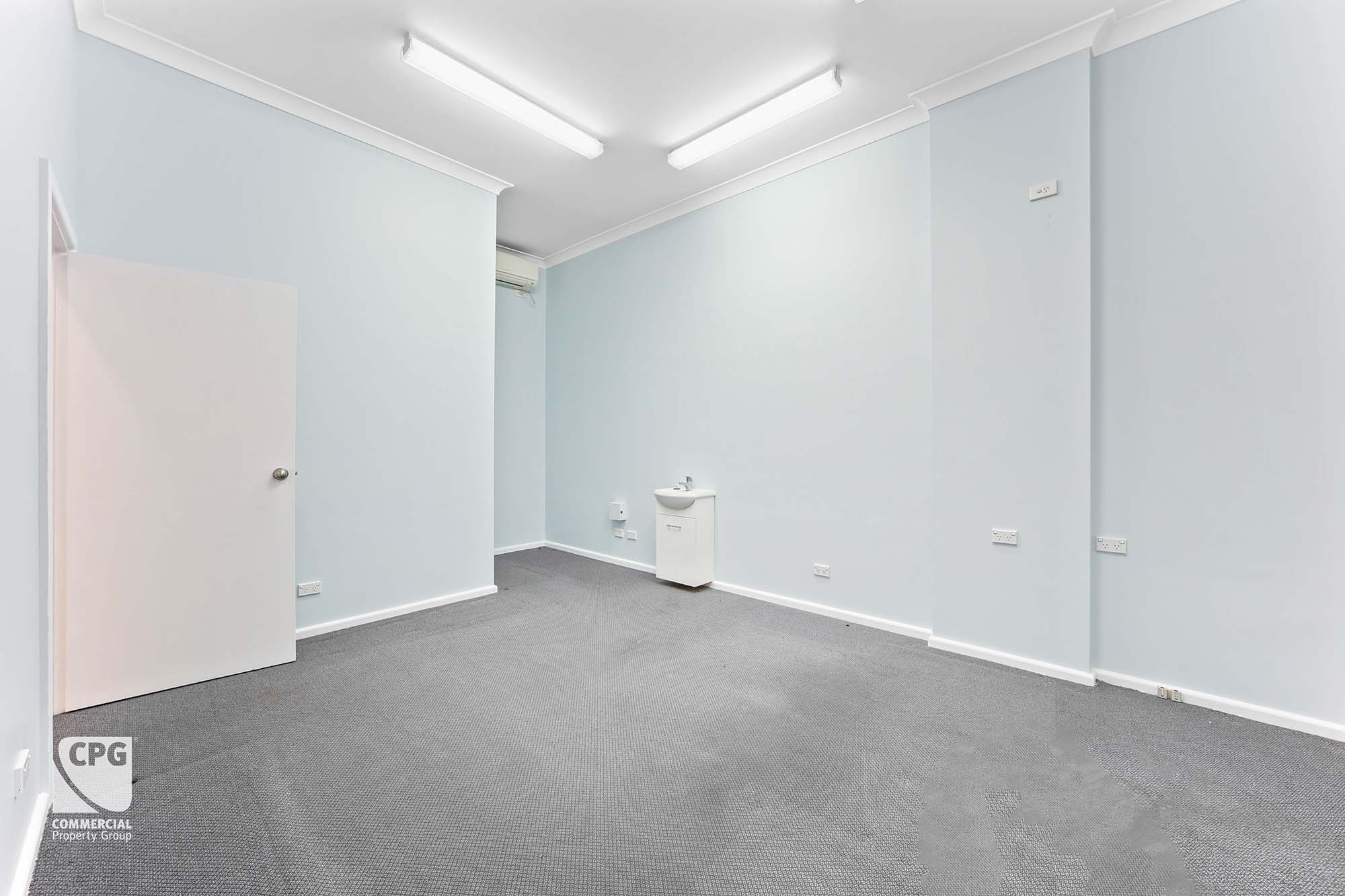 Freehold Retail Shop 100m from Rockdale Station Ready to Occupy