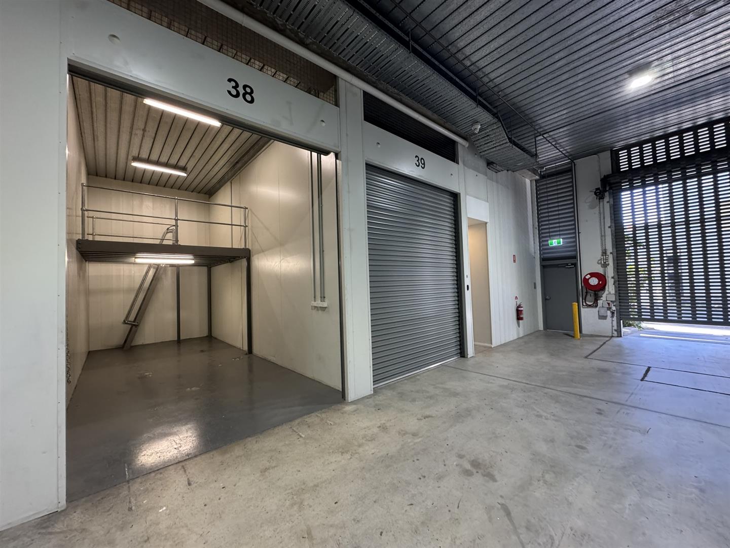 25m²* iSpace Storage Unit with an Additional 12m²* Mezzanine ...