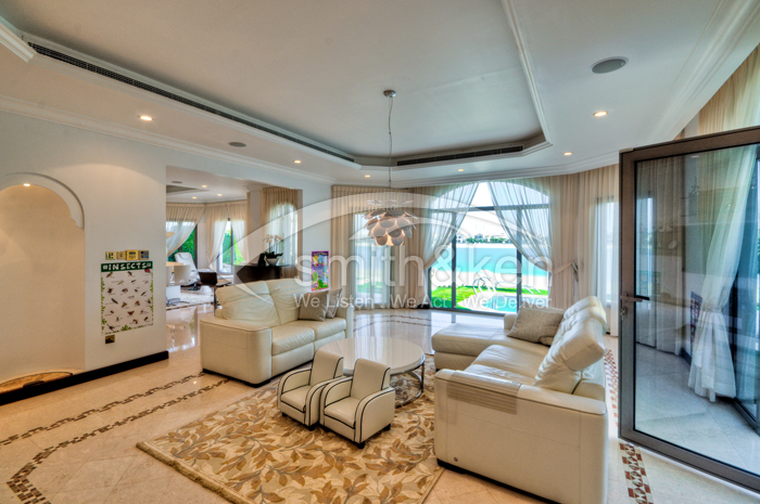 Palm Jumeirah - Villa - Sea View - 7000 sq ft 5 Bed
