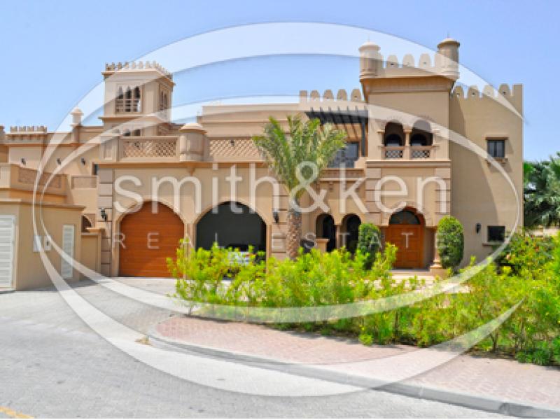 4 Bedrooms Palm Jumeirah Villa for Lease