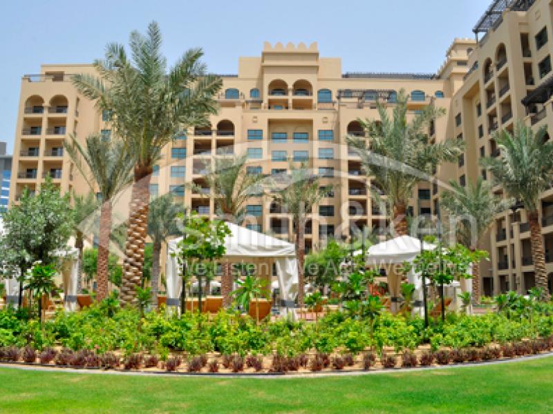 4 Bedrooms Palm Jumeirah Apartment for Lease