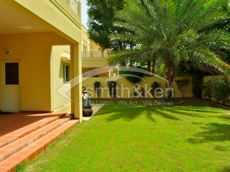 4 Bedrooms The Meadows Villa for Sale
