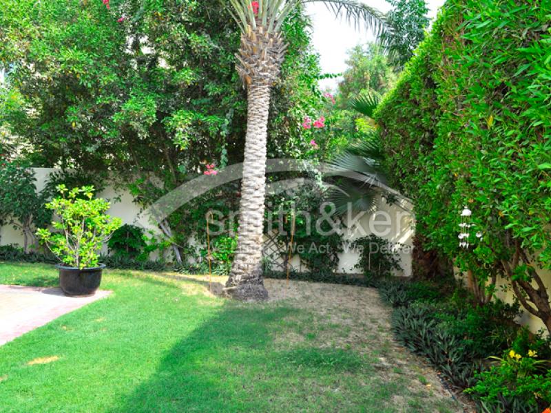 3 Bedrooms The Lakes Villa for Sale