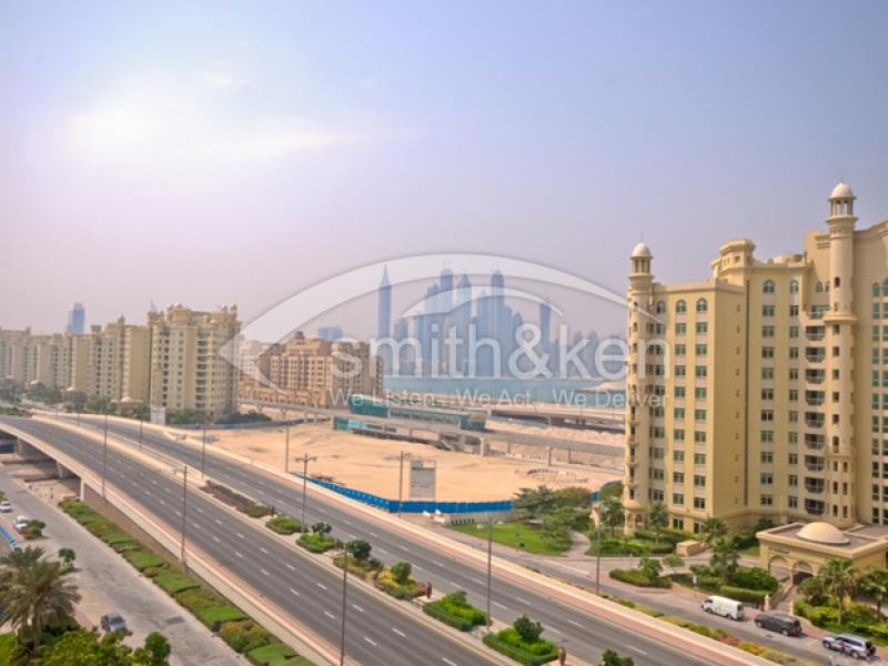 3 Bedrooms Palm Jumeirah Apartment for Sale