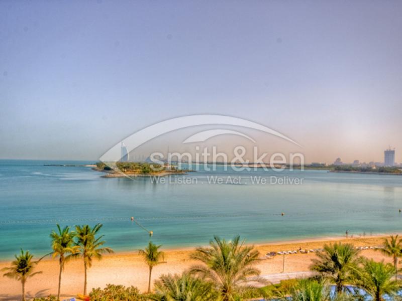 2 Bedrooms Palm Jumeirah Apartment for Lease