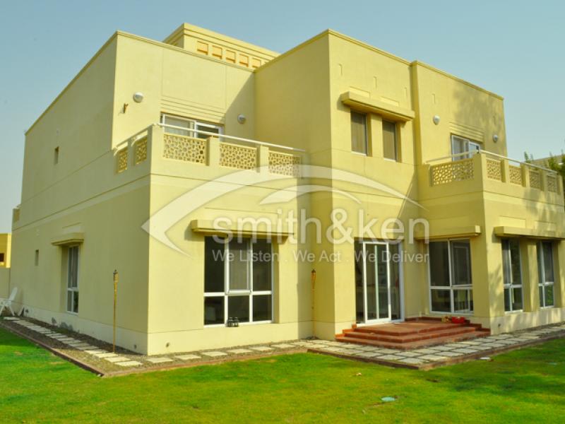 5 Bedrooms The Meadows Villa for Sale