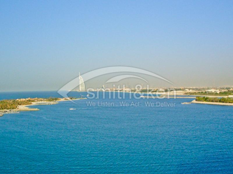 2 Bedrooms Palm Jumeirah Apartment for Lease