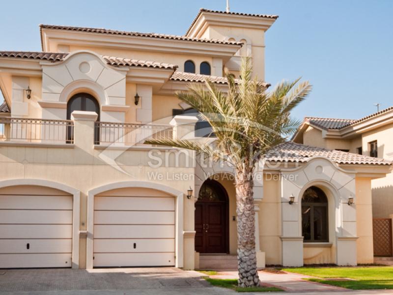 5 Bedrooms Palm Jumeirah Villa for Lease