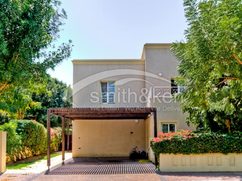 3 Bedrooms The Lakes Villa for Lease